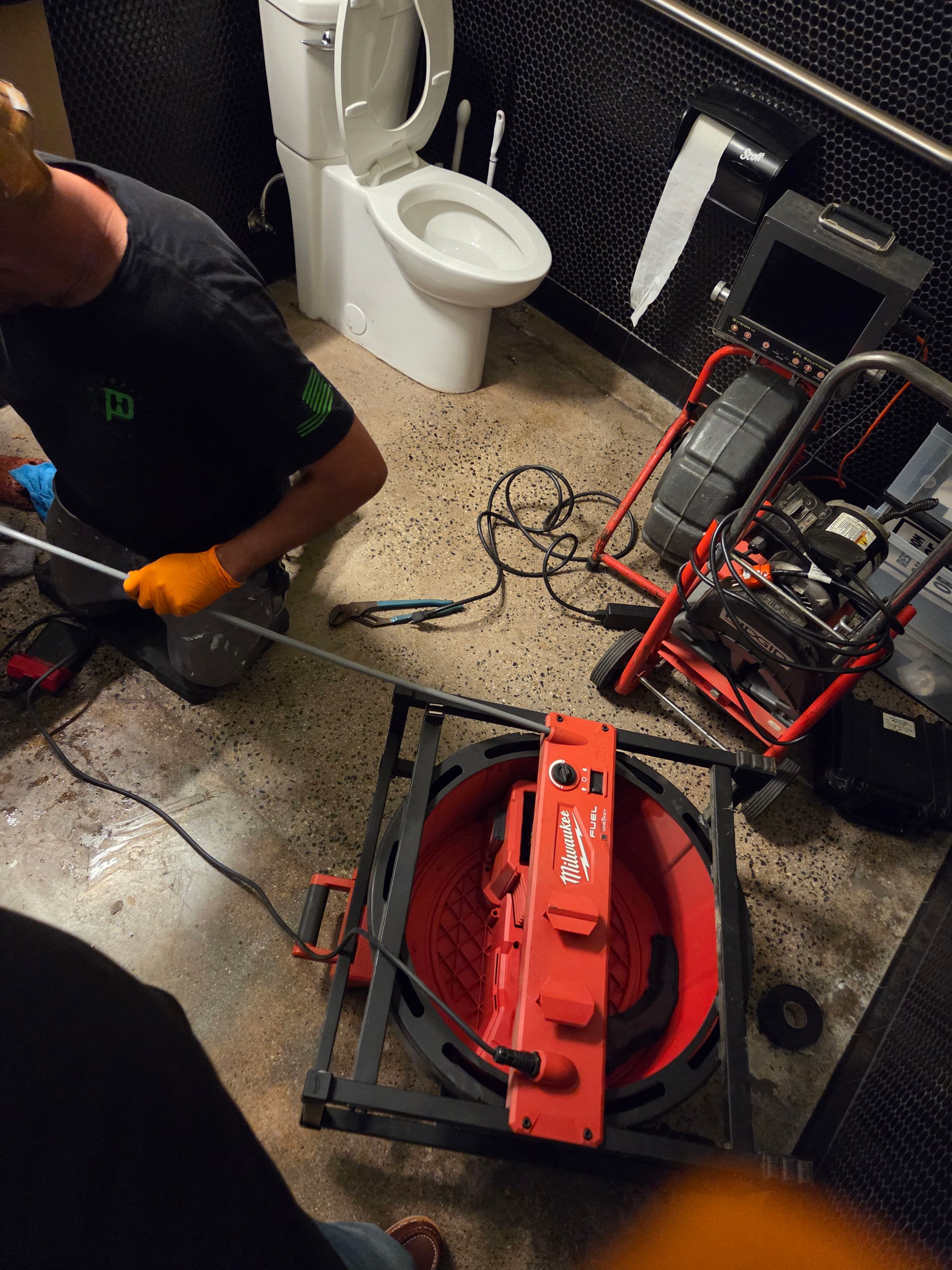 Project Sewer Main Scaling and Drain Cleaning in Ontario image